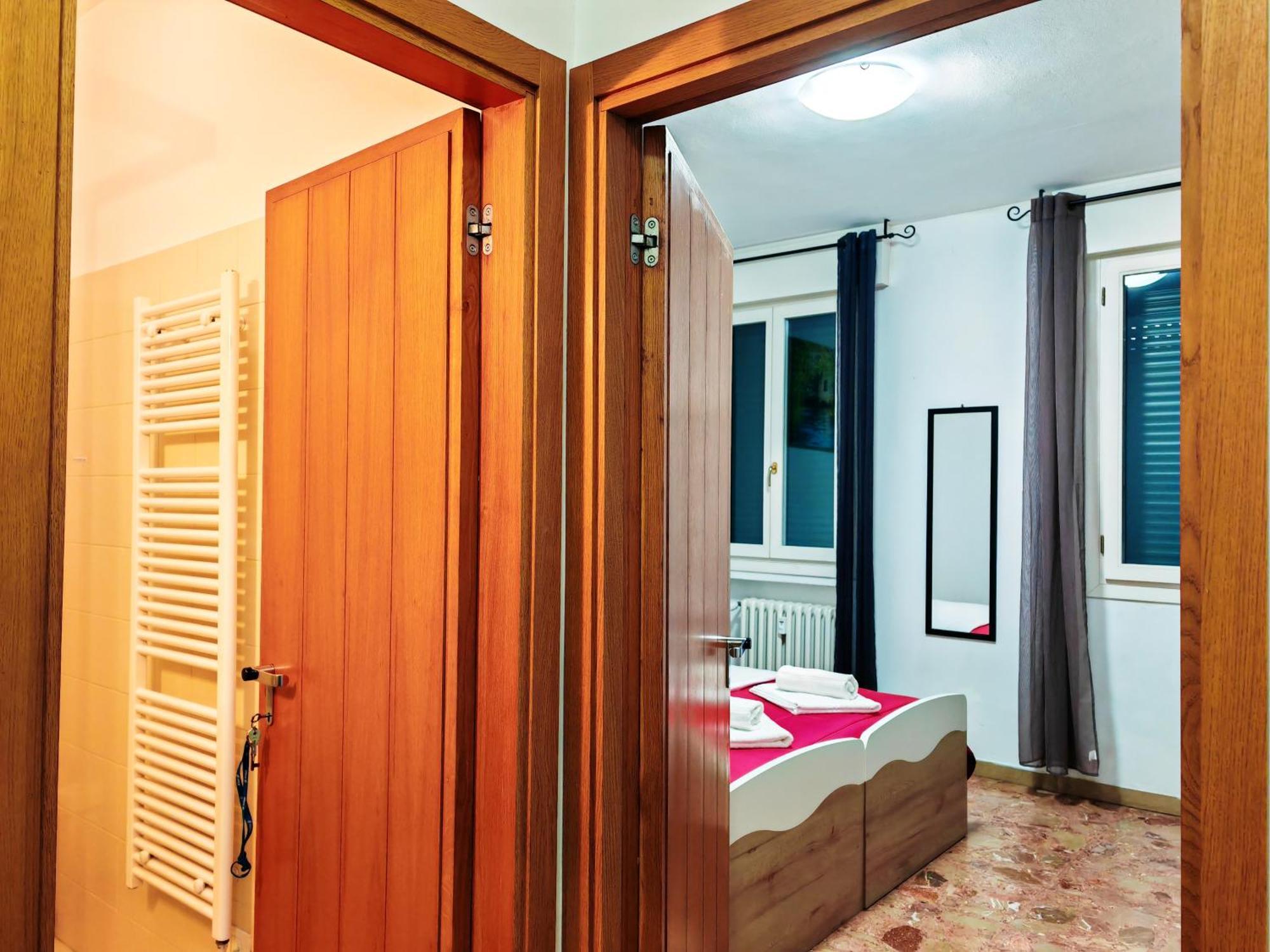 Goldmine Guest House 2 Venezia Camera foto