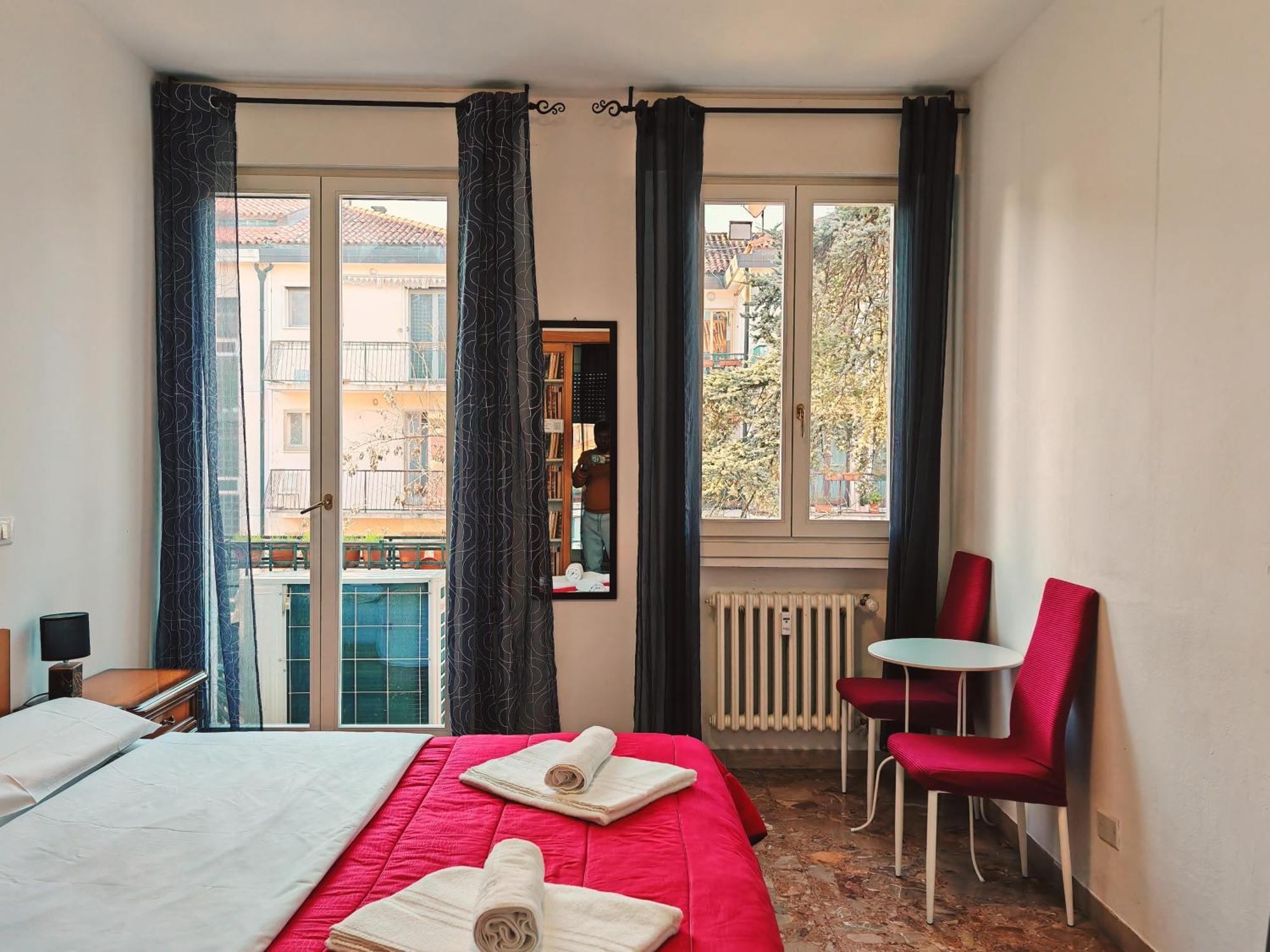 Goldmine Guest House 2 Venezia Camera foto