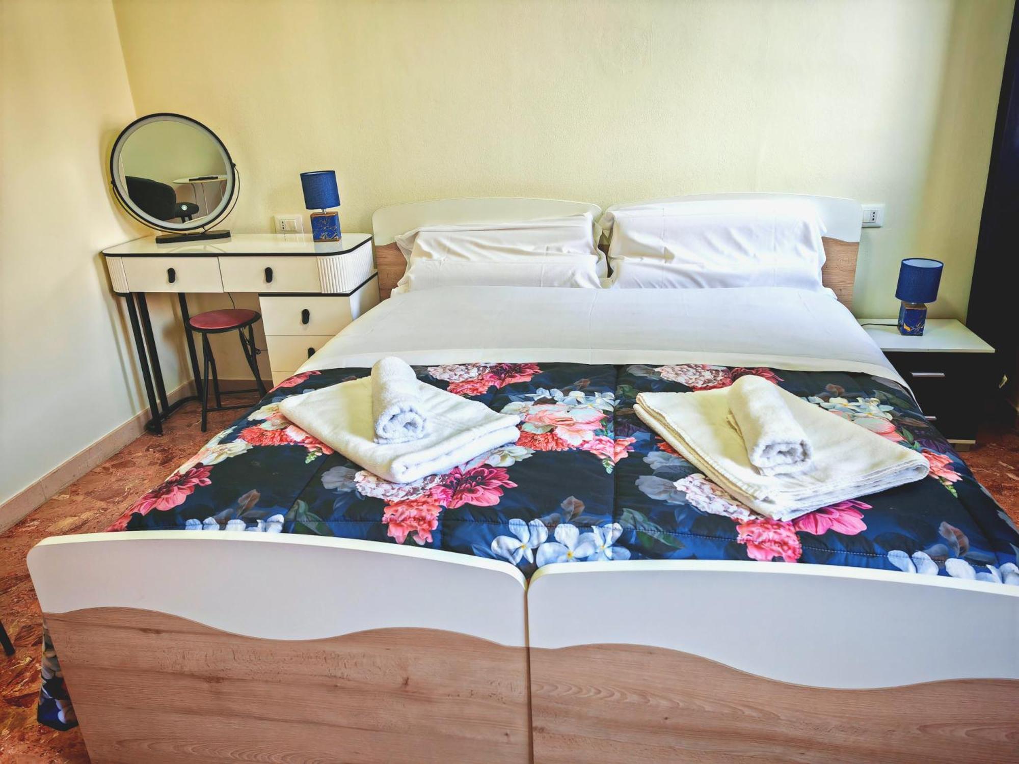 Goldmine Guest House 2 Venezia Camera foto